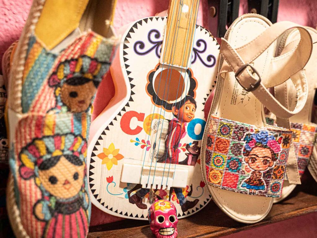 Colorful Mexican guitar and chanclas
